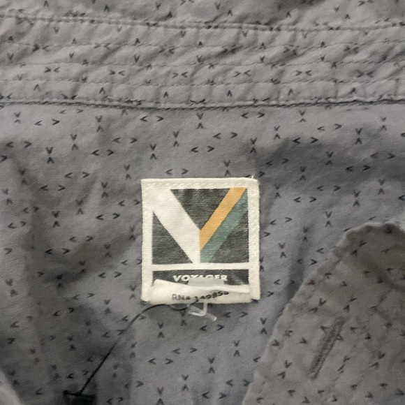 Voyager Men’s Grey Button-Up Shirt. Large. Slightly Worn. - Picture 3 of 4